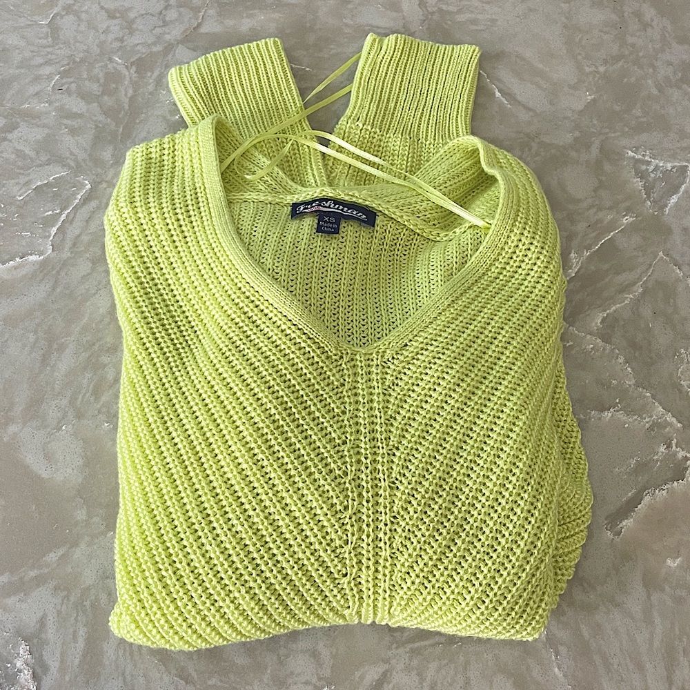 Chartreuse lime yellow high low hem soft sweater S v neck drop sleeve crop front